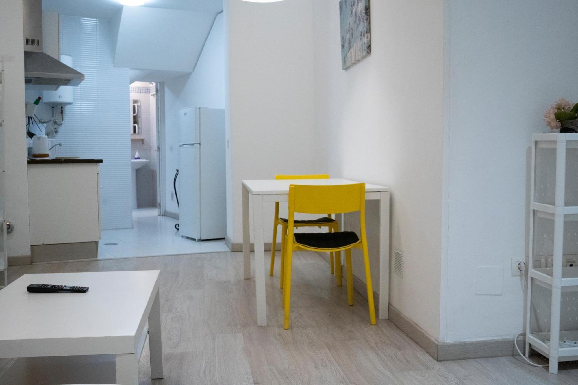 Estupendo estudio al lado de plaza la Merced Málaga Exterior foto
